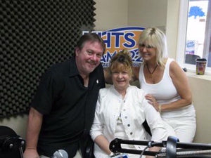 Bill Lindsay, Bobbi Jean Bell, Julie Pomelia on Around The Barn Radio Show
