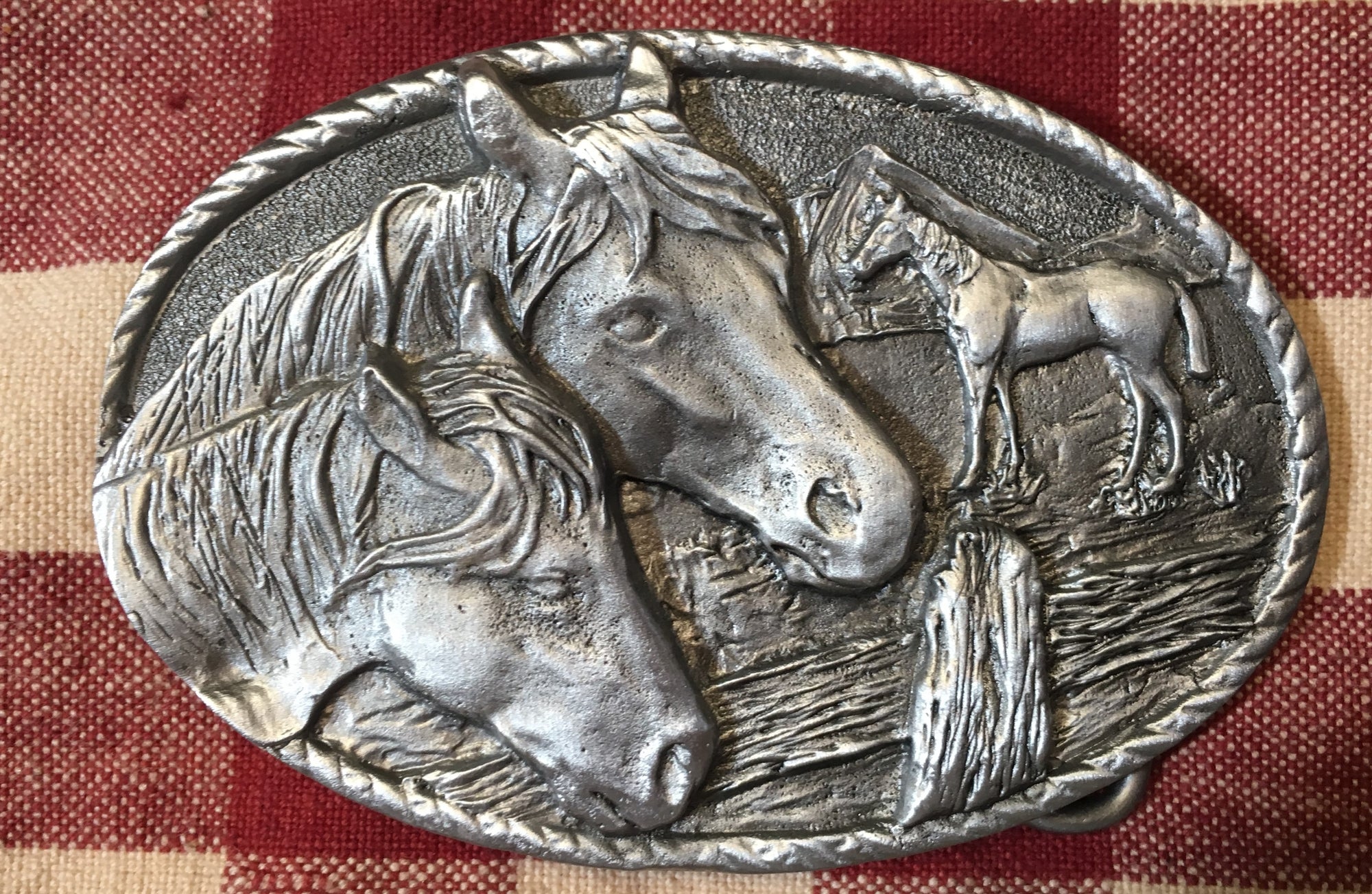 Trophy Buckle Horses Scene