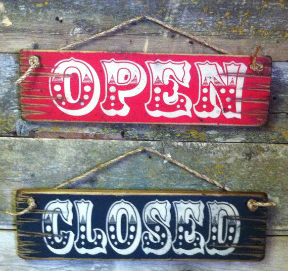 Western Wall Sign: Open and Closed Sign Set